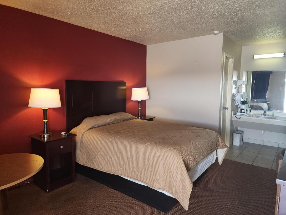 Colonial Inn Monahans Tx Экстерьер фото