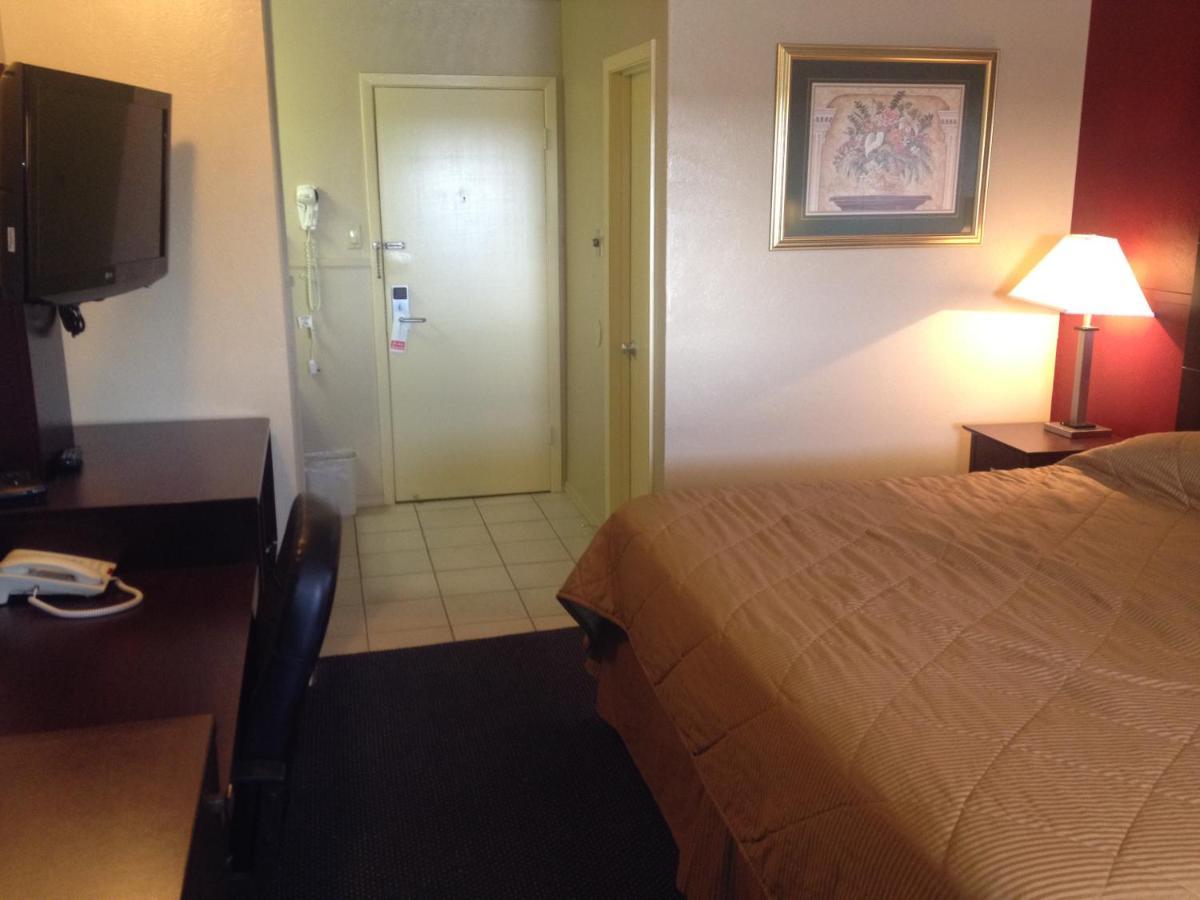 Colonial Inn Monahans Tx Экстерьер фото