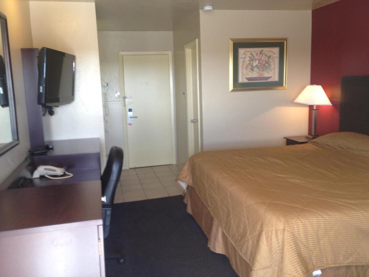Colonial Inn Monahans Tx Экстерьер фото