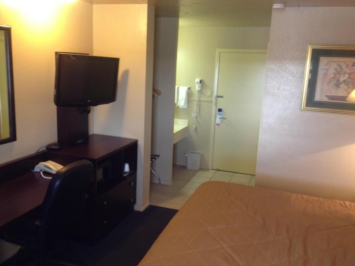 Colonial Inn Monahans Tx Экстерьер фото
